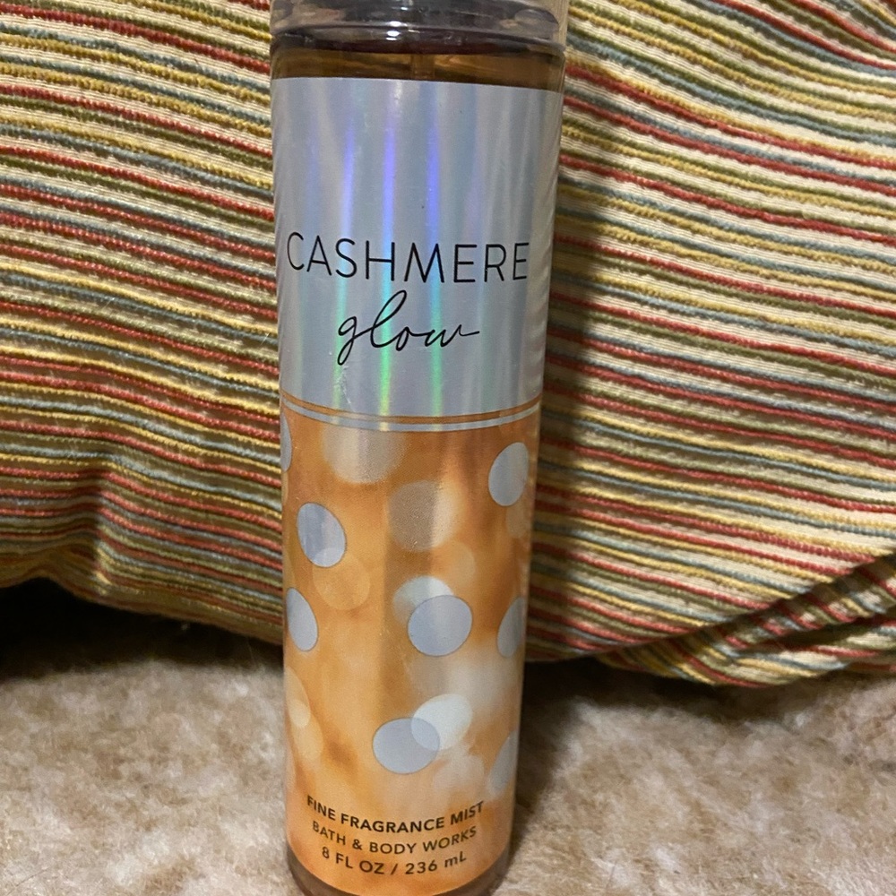 Bath & Body Works Cashmere Glow Body Cream - Gold and White